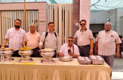 विश्व हिंदू संघ के व्यापार विंग के प्रधान मुनीष सिंगला रौकी ने लगाया मासिक भंडारा