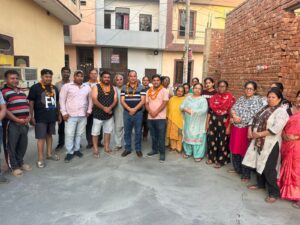 वार्ड नंबर 57 के गुरु रामदास एंक्लेव में नई सड़कों का निर्माण कार्य शुरू हुआ