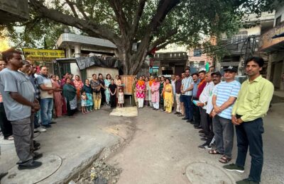 पार्षद हरसिमरन कौर सिमरोनी ने गोपाल नगर के बुजुर्गों एवं मोहल्ला वासियों के करकमलों द्वारा ट्यूबल का उद्घाटन किया
