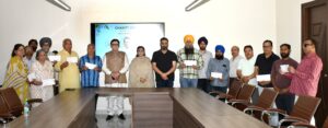 स्वर्गीय श्री अनिल चोपड़ा जी की याद में सेंट सोल्जर ग्रुप ऑफ इंस्टीटूशन्स ने शहर की विभिन्न संस्थायों को ‘7’ लाख की दी चैरिटी।