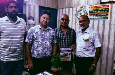 स्वर्गीय श्री राज पाल नेहरा जी की अर्धवार्षिक पुण्यतिथि पर वृद्ध आश्रम में फल एवं लड्डू वितरित किए गए