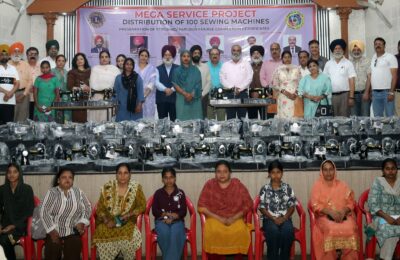 लायंस क्लब जालंधर ने जरूरतमंद महिलाओं को आत्मनिर्भर बनाने के लिए भेंट की 100 सिलाई मशीनें*