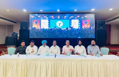 ਸ਼ੁੱਕਰਵਾਰ ਨੂੰ ਜ਼ਿਲ੍ਹਾ ਕਾਂਗਰਸ ਕਮੇਟੀ ਸ਼ਹਿਰੀ ਅਤੇ ਦਿਹਾਤੀ ਦੇ ਪ੍ਰਧਾਨ ਸਾਹਿਬਾਨ (ਸਾਬਕਾ ਵਿਧਾਇਕ ਸ੍ਰੀ ਰਜਿੰਦਰ ਬੇਰੀ ਜੀ ਅਤੇ ਵਿਧਾਇਕ ਸ. ਹਰਦੇਵ ਸਿੰਘ ਲਾਡੀ ਸ਼ੇਰੋਵਾਲੀਆ) ਵੱਲੋਂ ਹਾਈਕਮਾਂਡ ਦੀਆਂ