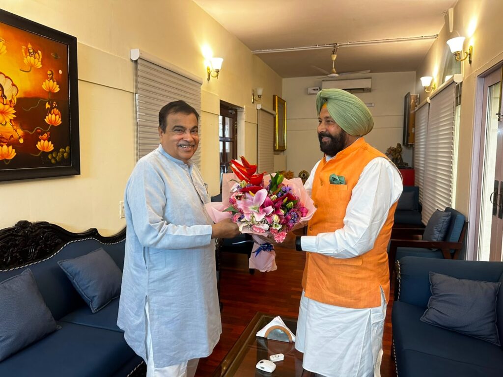 ढिल्लों ने गडकरी से की मुलाकात; पंजाब के विकास परियोजनाओं पर हुई चर्चा