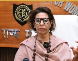 महिला आयोग की चेयरपर्सन रेणू भाटिया को हटाने की मांग