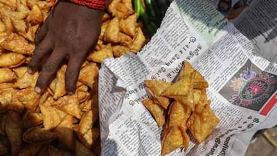 अब अखबार में खाना परोसा तो होगी कार्रवाई , जाने क्यों