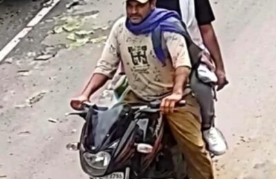 स्नैचरों ने दिनदिहाड़े एक बुजुर्ग महिला को बनाया निशाना