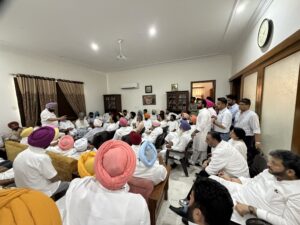 पूर्व मुख्यमंत्री चरणजीत चन्नी के घर पंजाब के पूर्व विधायक और अन्य नेताओं ने एक मीटिंग की