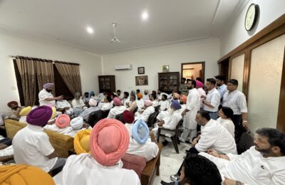 पूर्व मुख्यमंत्री चरणजीत चन्नी के घर पंजाब के पूर्व विधायक और अन्य नेताओं ने एक मीटिंग की