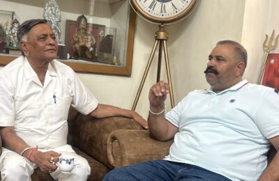 पूर्व सांसद सुशील कुमार रिंकू ने वरिष्ठ एवं भाजपा नेता श्री मनोरंजन कालिया के आवास पर पहुंचकर जाना स्वास्थ्य का हाल, शीघ्र स्वस्थ होने की कामना की*