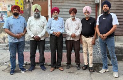 ਸਤਾ ਦੀ ਲਾਲਸਾ  ਅਤੇ ਆਪਸੀ ਲੜਾਈ ਵਿੱਚ ਸਿੱਖ ਲੀਡਰਸ਼ਿਪ   ਨੇ ਸਿੱਖ ਮੁੱਦੇ  ਵਿਸਾਰ ਦਿੱਤੇ ਹਨ।