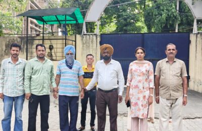 ਪੰਜਾਬ ਵਿਜੀਲੈਂਸ ਬਿਊਰੋ ਨੇ ਸੂਬੇ ਵਿੱਚ ਭ੍ਰਿਸ਼ਟਾਚਾਰ ਵਿਰੁੱਧ ਚੱਲ ਰਹੀ ਮੁਹਿੰਮ ਦੌਰਾਨ, ਮਾਲ ਹਲਕਾ ਧੌਲ ਖੁਰਦ, ਸਬ- ਰਜਿਸਟਰਾਰ ਮਲੌਦ ਜ਼ਿਲ੍ਹਾ ਲੁਧਿਆਣਾ ਵਿਖੇ ਤਾਇਨਾਤ ਪਟਵਾਰੀ ਗੁਰਜੀਤ ਸਿੰਘ ਨੂੰ 3500 ਰੁਪਏ  ਰਿਸ਼ਵਤ ਲੈਂਦੇ ਰੰਗੇ ਹੱਥੀਂ ਕਾਬੂ ਕੀਤਾ ਹੈ।