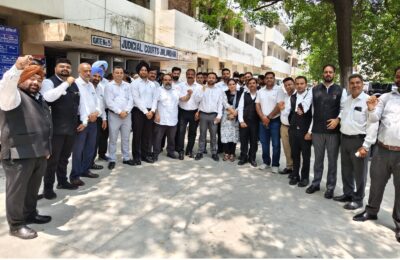 आज जिला बार एसोसिएशन, जालंधर द्वारा एलएडीसी (Legal Aid Defence Counsel) नीति के विरोध में नो वर्क डे लगातार जारी रखा गया।
