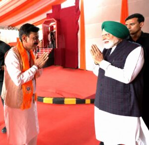 प्रधानमंत्री मोदी ने देखते ही पहचाना, कार्यकर्ताओं के प्रति उनका स्नेह अतुलनीय : जोशी*