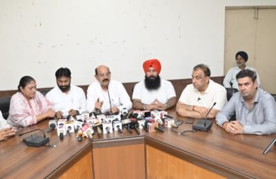 ਪੰਜਾਬ ਸਰਕਾਰ ਸਫਾਈ ਸੇਵਕਾਂ ਦੇ ਮਾਣ-ਸਨਮਾਨ ਤੇ ਹੱਕਾਂ ਦੀ ਰਾਖੀ ਲਈ ਵਚਨਬੱਧ : ਮੋਹਿੰਦਰ ਭਗਤ