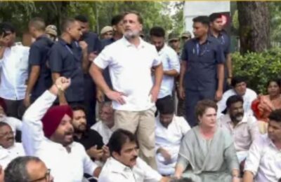 कांग्रेस की वो मांगे जिनको लेकर PM आवास के बाहर धरना देने पहुंचे राहुल-प्रियंका समेत बड़े नेता