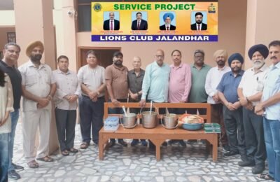 लायंस क्लब जालंधर द्वारा पिंगलवाड़ा मखदूमपुरा में की गई दोपहर के भोजन की सेवा*