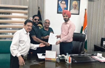 ਵਰਿੰਦਰ ਪਾਰਕ ਦੀ ਕੰਧ ਟੁੱਟਣ ਨਾਲ ਇਲਾਕਾ ਵਾਸੀਆਂ ਵਿੱਚ ਚਿੰਤਾ, ਵੈਲਫੇਅਰ ਐਸੋਸੀਏਸ਼ਨ ਨੇ ਨਿਗਮ ਕਮਿਸ਼ਨਰ ਨੂੰ ਦਿੱਤਾ ਮੰਗ ਪੱਤਰ