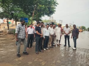 लम्बा पिंड चौक से जंडू सिंघा रोड के बदहाल हालातों को लेकर भाजपा का रोष प्रदर्शन
