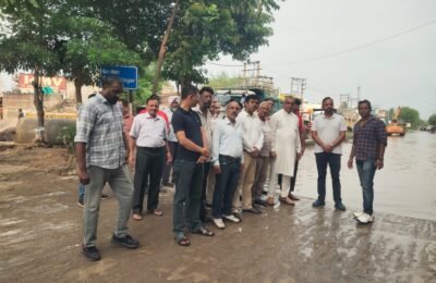 लम्बा पिंड चौक से जंडू सिंघा रोड के बदहाल हालातों को लेकर भाजपा का रोष प्रदर्शन